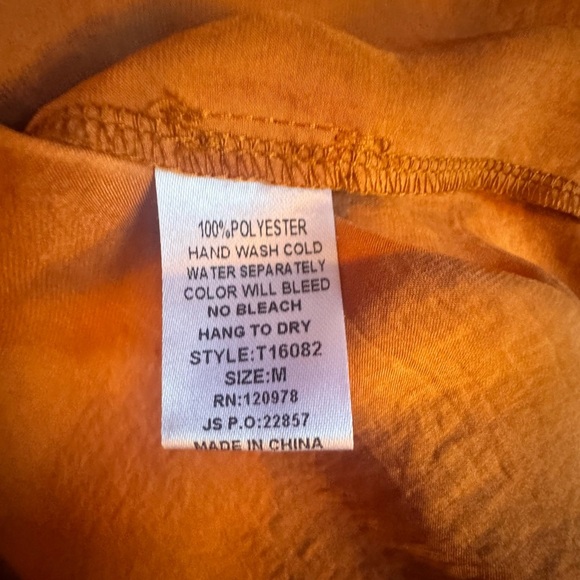 Elegant boutique Women's Top - Picture 4 of 5